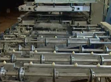 Printed Glass Exit from Screen Printing & Arrive at Outlet Conveyor Printed Glass Exit from Screen Printing & Arrive at Outlet Conveyor