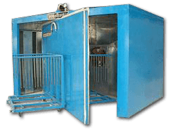 Pre-Heating & Vacuum Cabin with Rotating Door Attached with Glass Trolleys Pre-Heating & Vacuum Cabin with Rotating Door Attached with Glass Trolleys