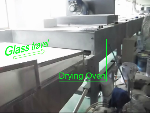 Glass Enters Drying Oven Continuously After Exiting Gun Spray Machine Glass Enters Drying Oven Continuously After Exiting Gun Spray Machine