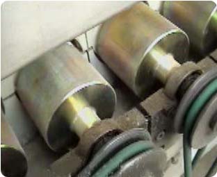 Anti-Slipping Stable Transmission System Allows Hot Glass Travels Consistently inside Glass Heating Chamber